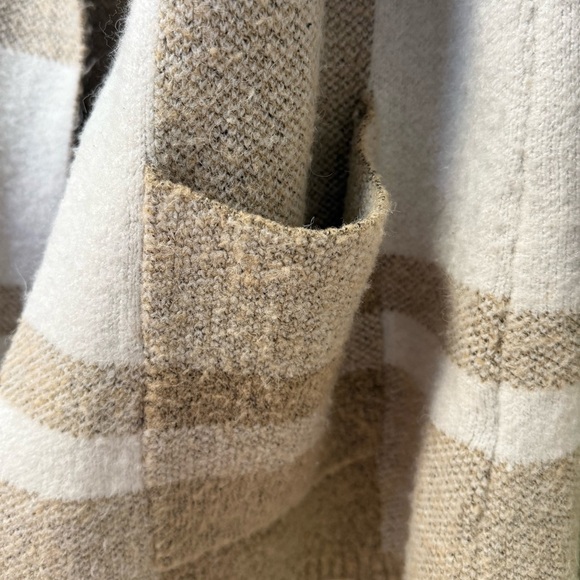 #68 Cyrus Textured Knit Cardigan in Tan and Cream - Picture 4 of 4
